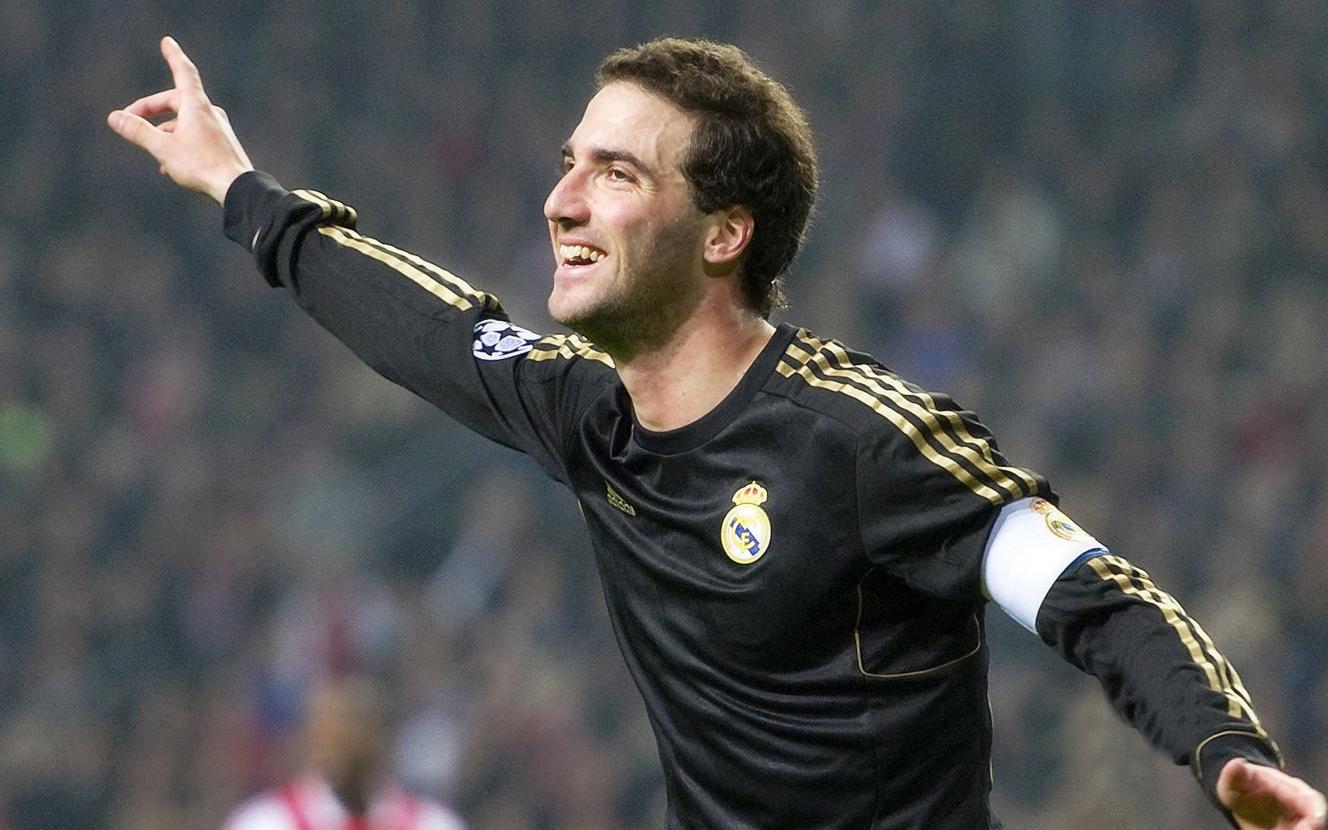 沃尔夫斯堡豪取胜利，领先对手积分，沃尔夫斯堡vfl